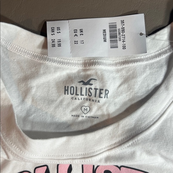 NWT Hollister women’s medium White Tee with Floral Graphic - Picture 2 of 3